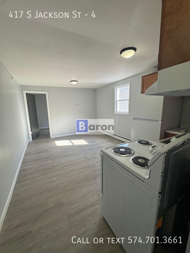 Building Photo - 417 S Jackson St