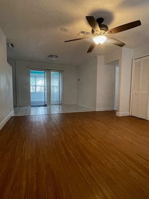 Building Photo - 5437 Jaguar Ln