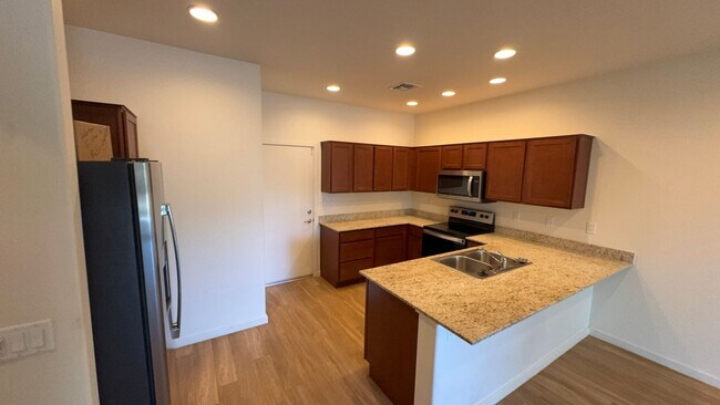 Building Photo - 2350 S Olivewood