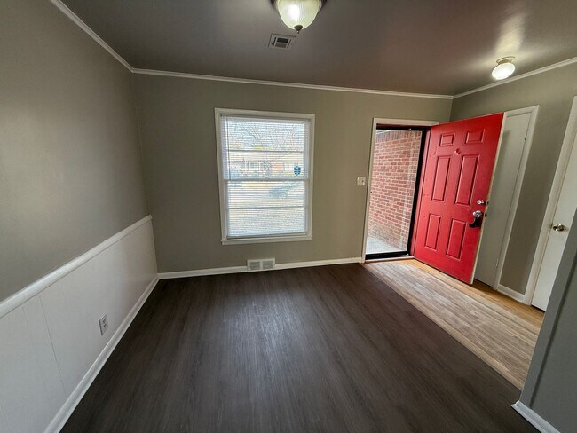 Building Photo - Coming Soon: 3 bedroom in Midtown Tulsa - Edison School District