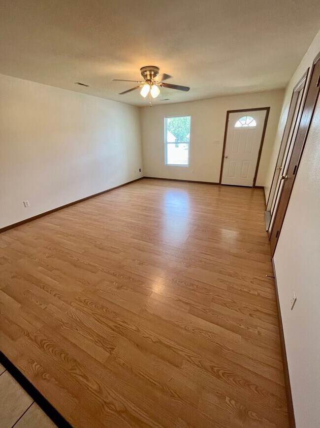 Building Photo - All Inclusive Duplex - 3 Bedroom; 2 Bathroom