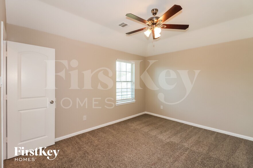 Building Photo - 28008 Langsdale Ct