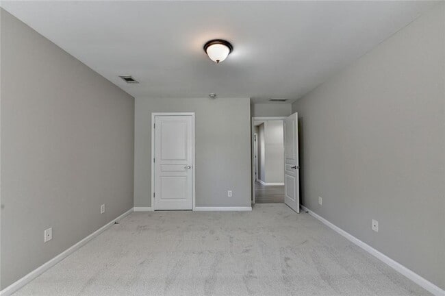 Building Photo - 4805 Shelbourne Dr