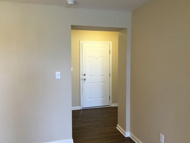 Building Photo - 4660 Amesbury Pl