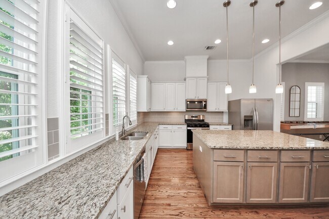 Building Photo - 2606 Madeline Grove Dr