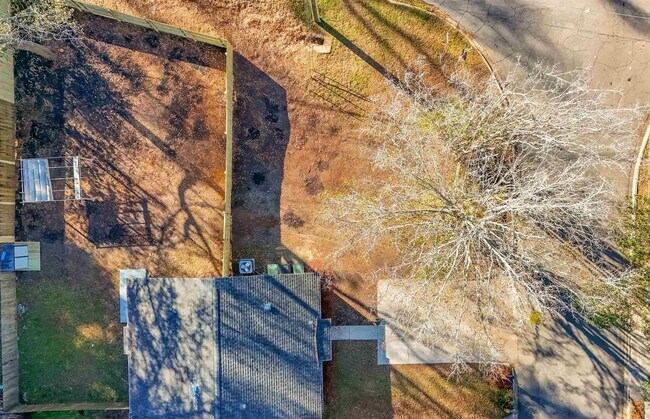 Building Photo - 1801 Meriadoc Rd