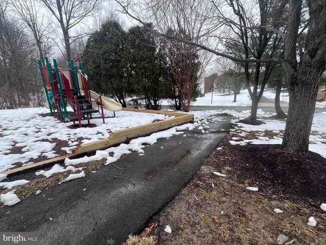 Building Photo - 8110 Meadow Springs Ct