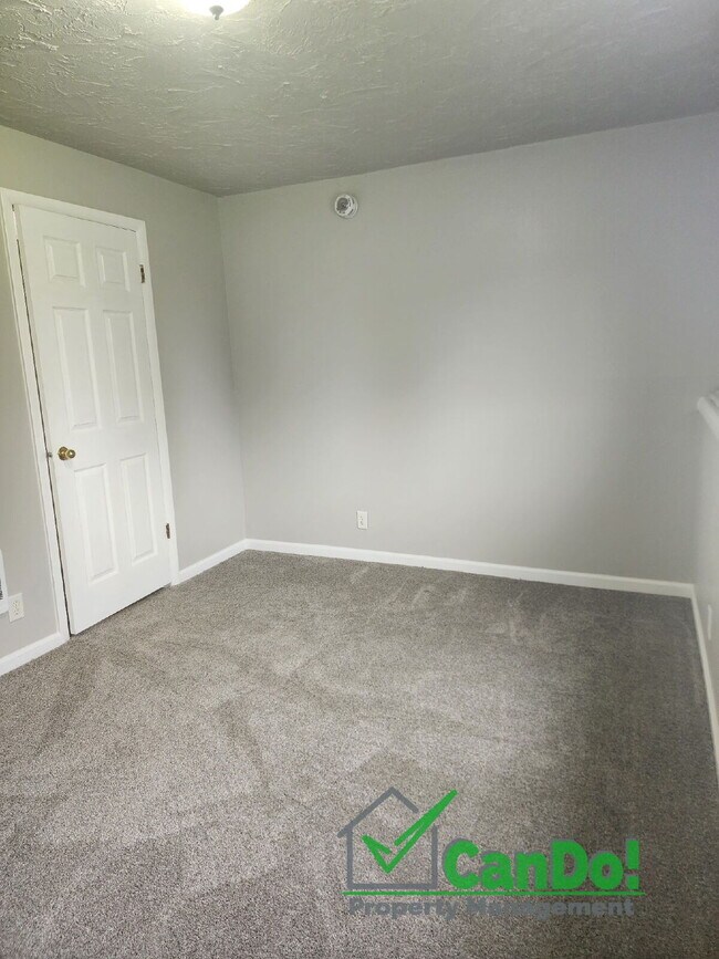 Building Photo - Newly remodeled 2 bedroom, 1 bathroom apartment in Blackfoot with Fiber Internet- Available in Oc...
