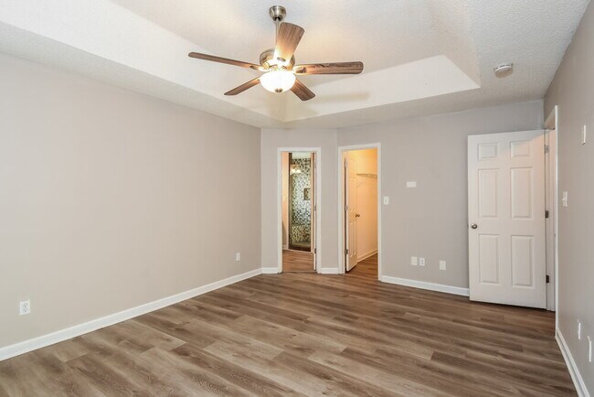 Building Photo - 1365 Lywellen Ct