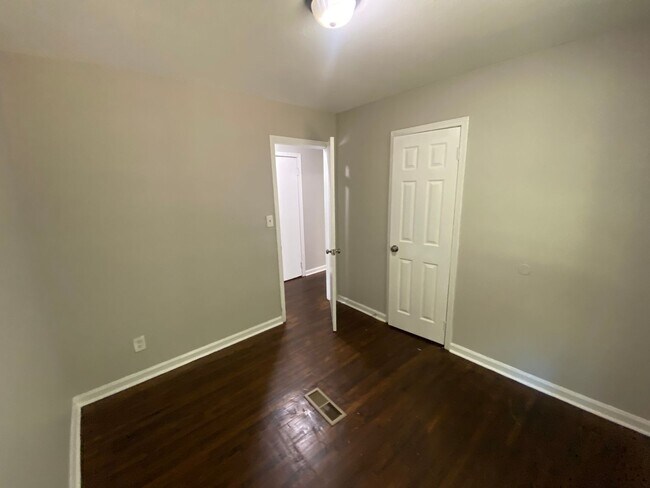 Building Photo - **AVAILABLE NOW**Nice East Columbus, GA 3 Bedroom / 1 Bathroom Home for Rent***