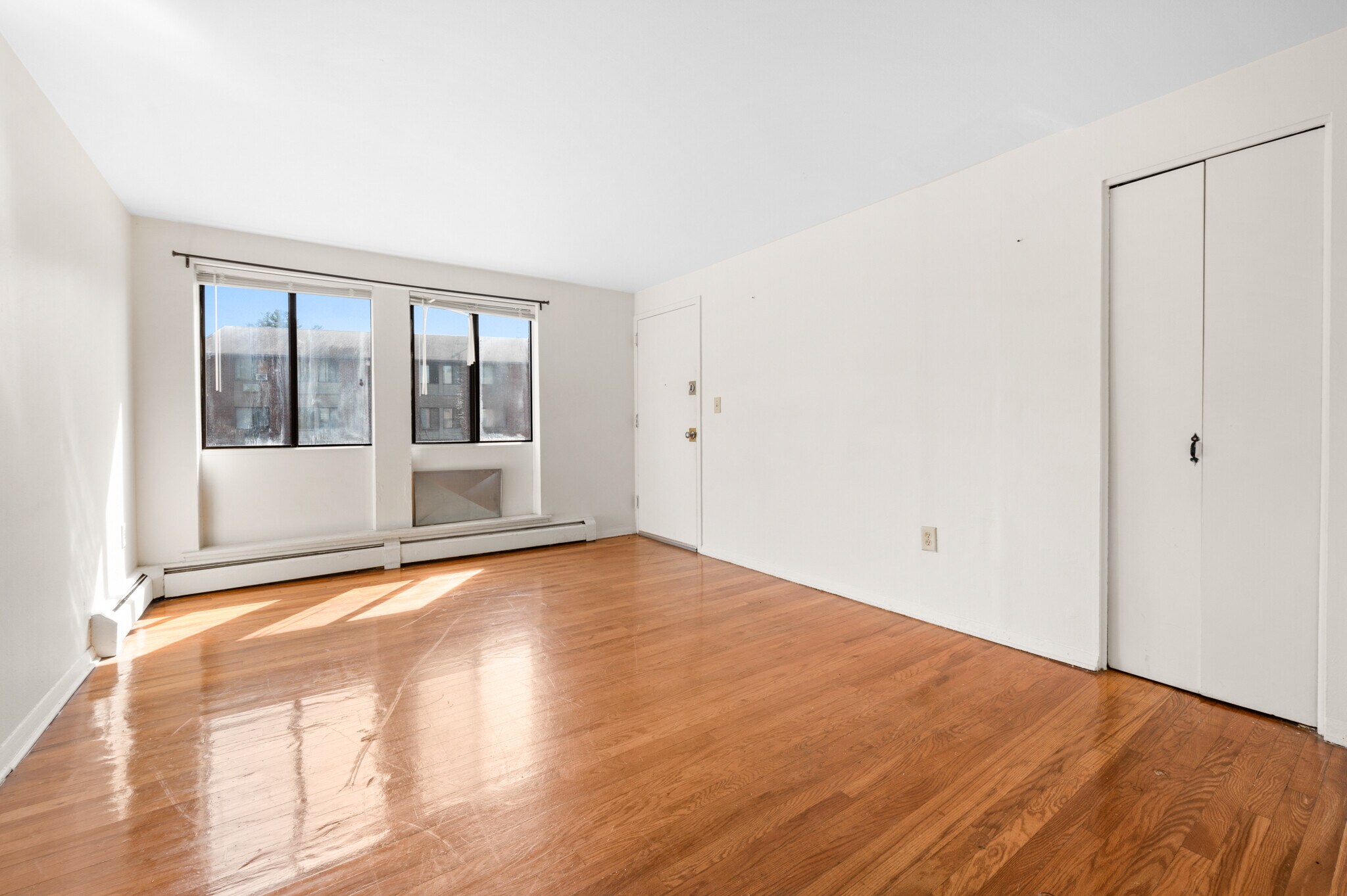 Building Photo - 22 Deerfield Ct