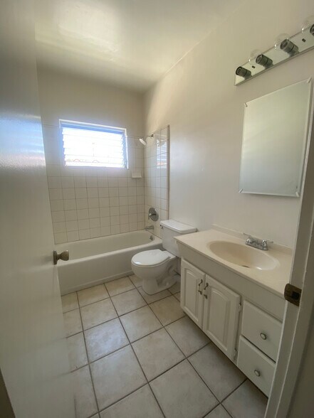 bathroom - 715 S Adams St