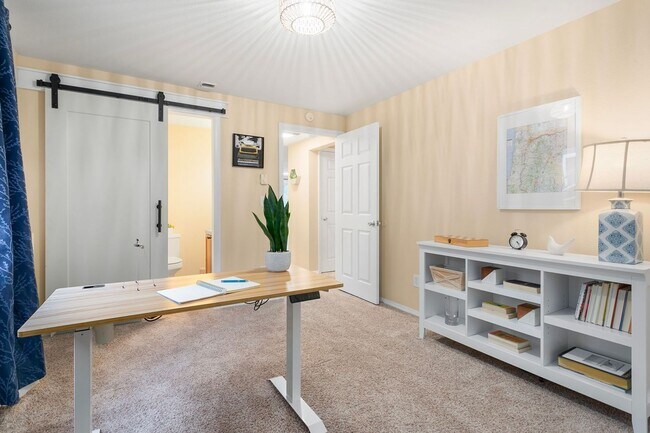 Building Photo - 2 bed 2 bath Stadium District Condo!