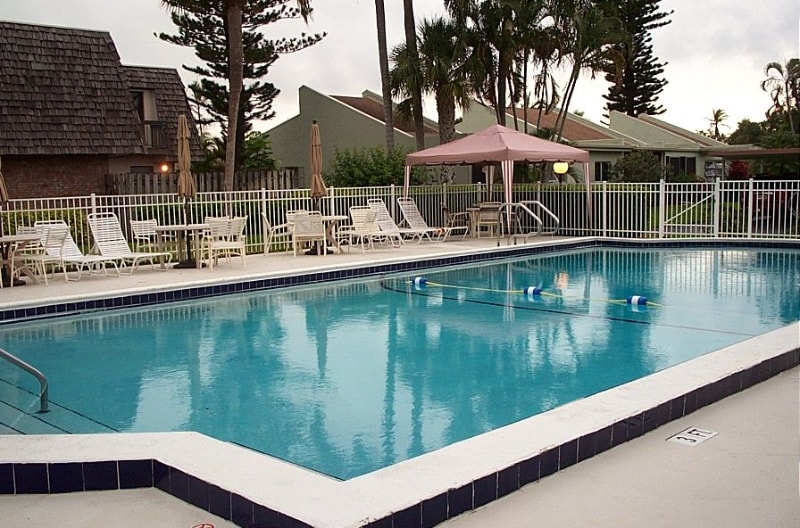 Building Photo - 490 Charlemagne Blvd