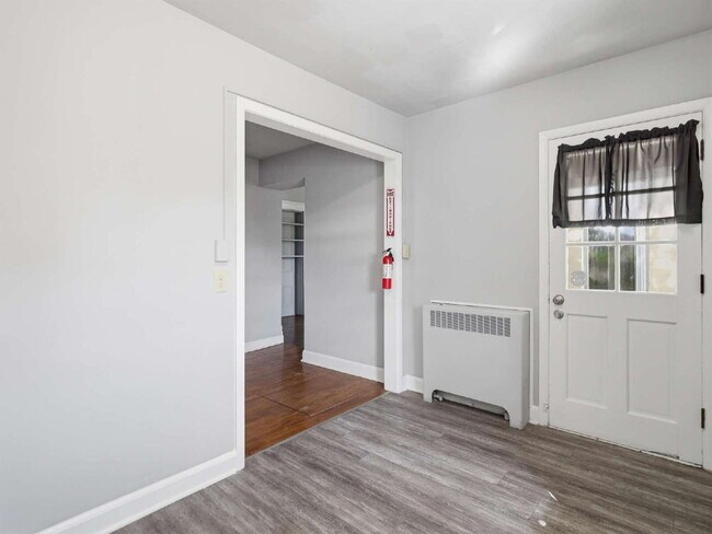 Building Photo - Charming 2-Bedroom, 1-Bath First-Floor Residence in a Beautifully Renovated Historic Home