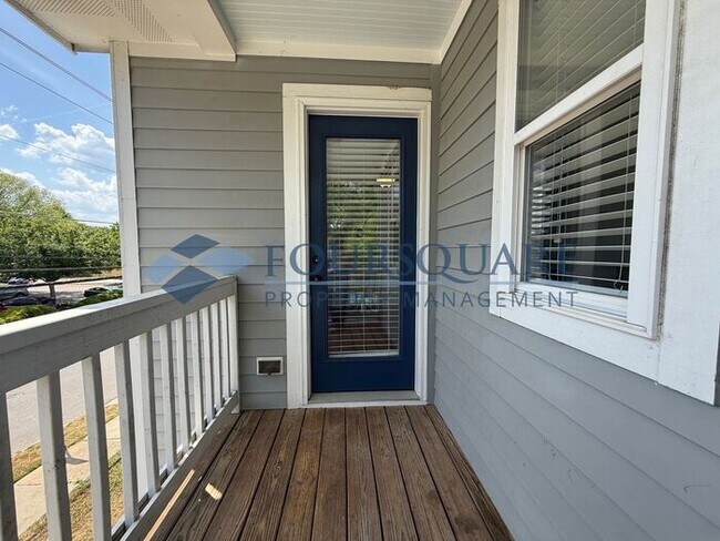 Building Photo - Modern 3-Bed / 2.5-Bath Home with Granite Kitchen, Fenced Yard & Private Balcony – Walkable to Do...