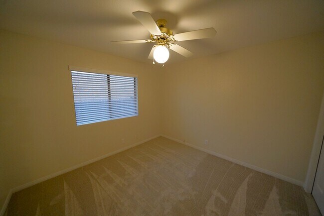 Building Photo - Beautiful Home in the desirable Shavano Ga...