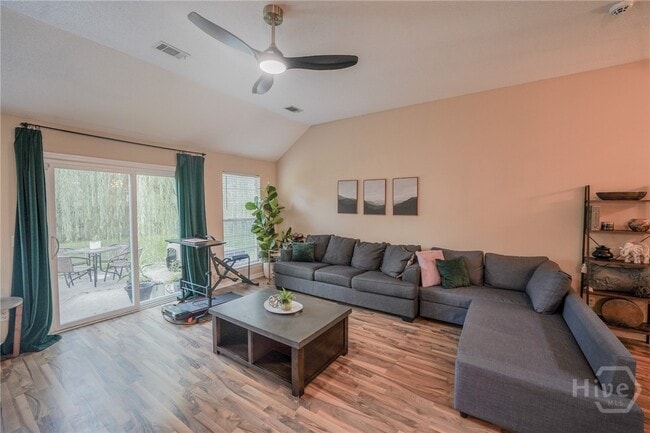 Building Photo - 618 Laurel Hill Cir