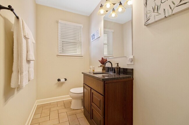 Building Photo - 9471 Sumac Rd