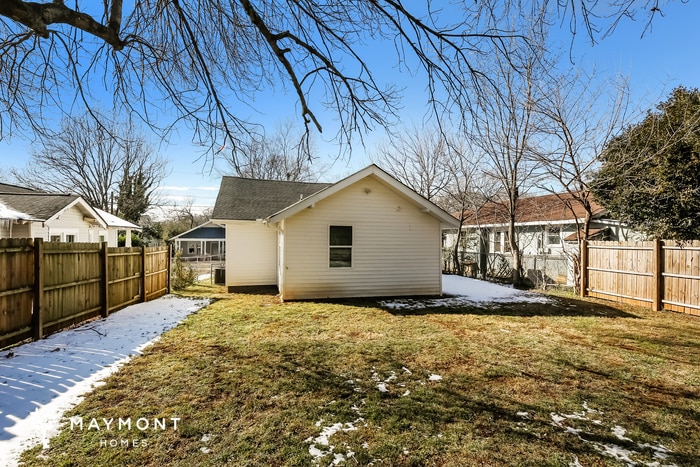 Building Photo - 318 Bailey St