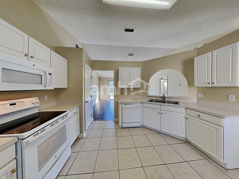 Building Photo - 11367 Monument Landing Blvd