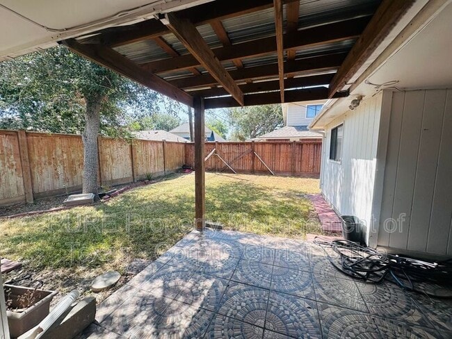 Building Photo - 4205 Snowbird Dr