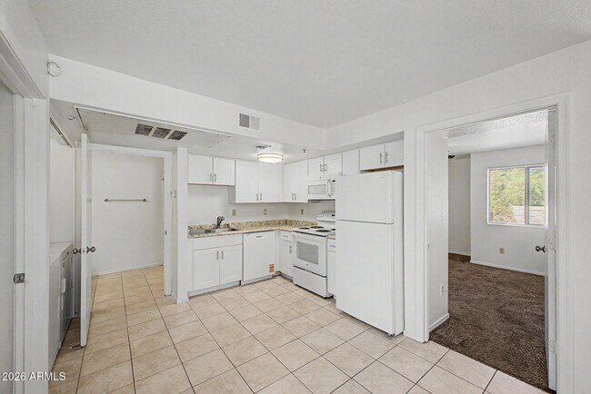 Building Photo - 16033 N 25th St