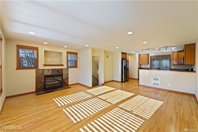 Building Photo - 11036 8th Ave NE