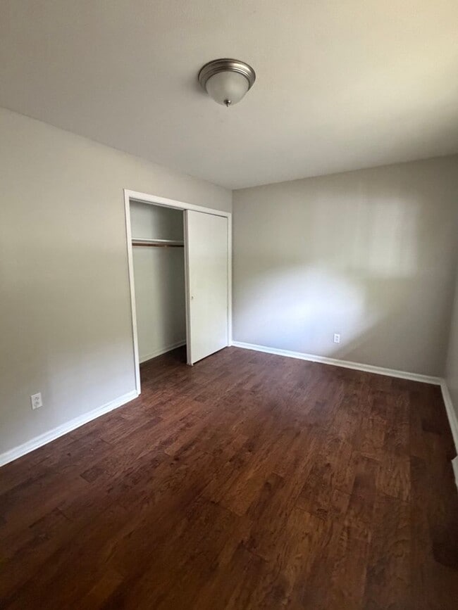 Building Photo - 4641 Highlake Dr