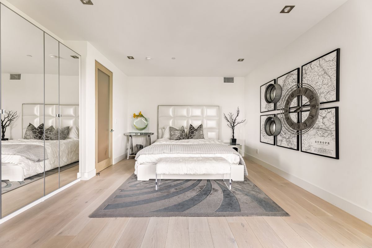 Building Photo - 5170 Medina Rd