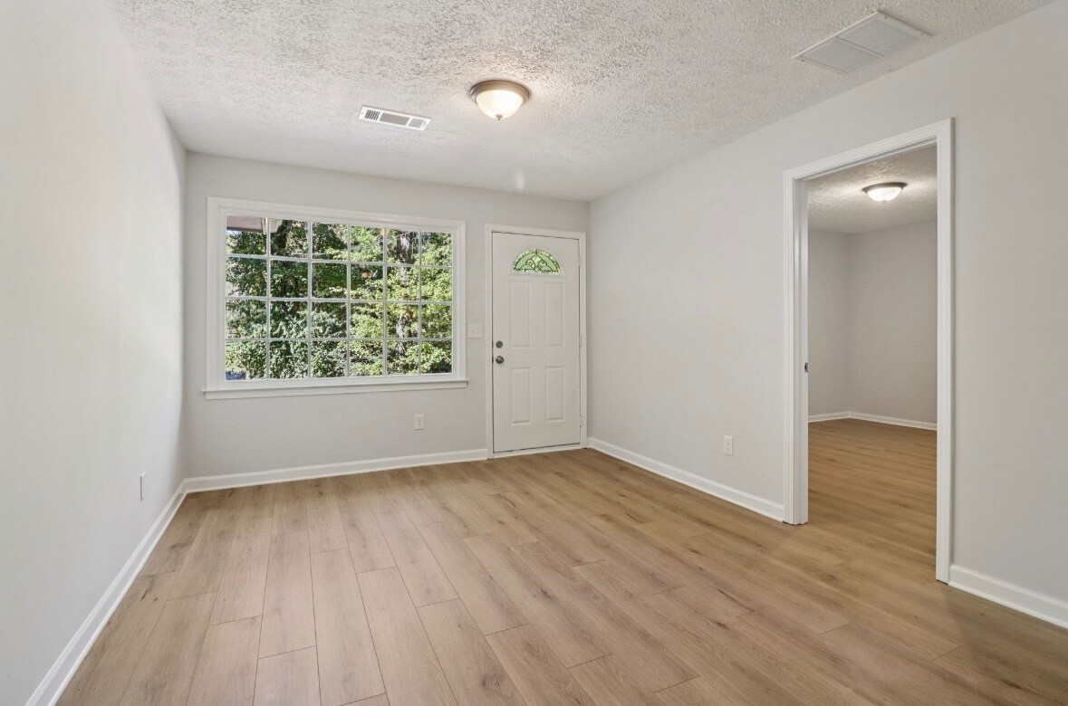 Entry/Living Room - 231 Brock Dr