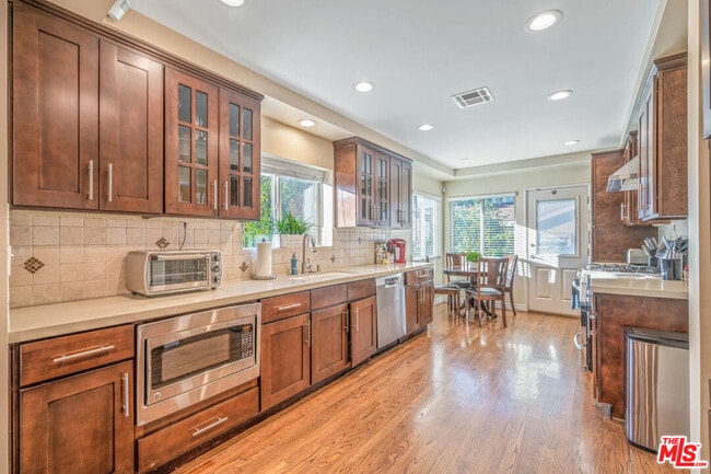 Building Photo - 5659 Corbin Ave