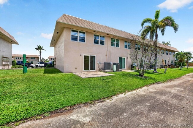 Building Photo - 343 Gulfstream Rd