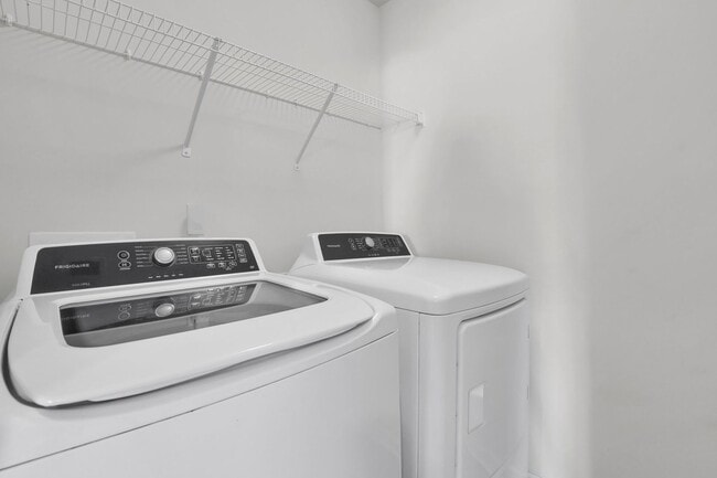 Building Photo - Bright & Spacious 4-Bedroom Home in Savannah’s Godley Park