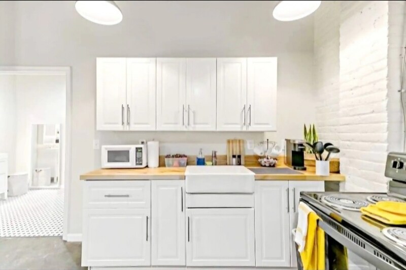 Building Photo - 1009 Jefferson St