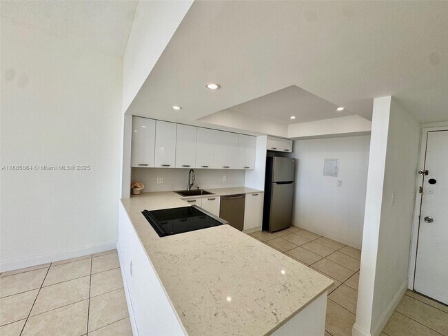 Building Photo - 1351 NE Miami Gardens Dr