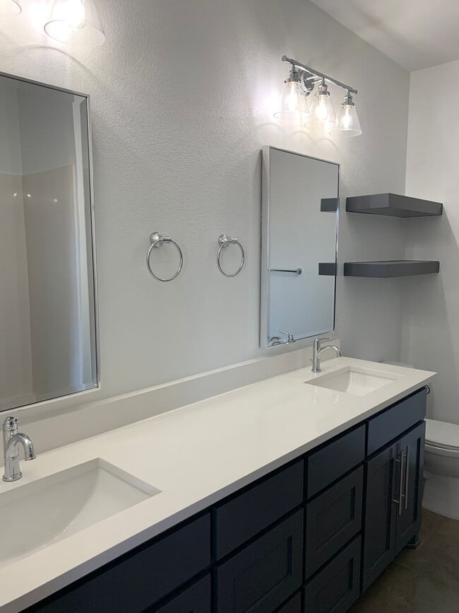 Building Photo - Newer Construction in McGregor