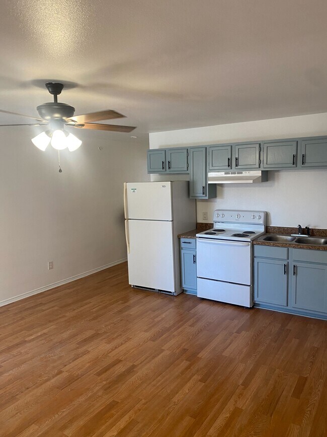 Building Photo - Flat Rock Creek Apartments