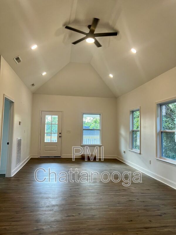 Building Photo - 1500 Arlington Ave