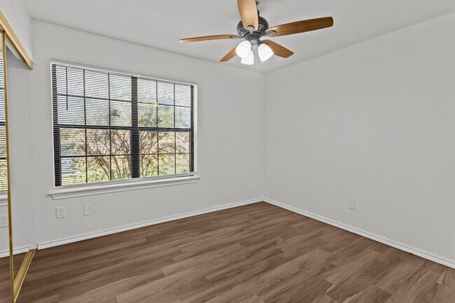 Building Photo - 6505 Towne Park Dr