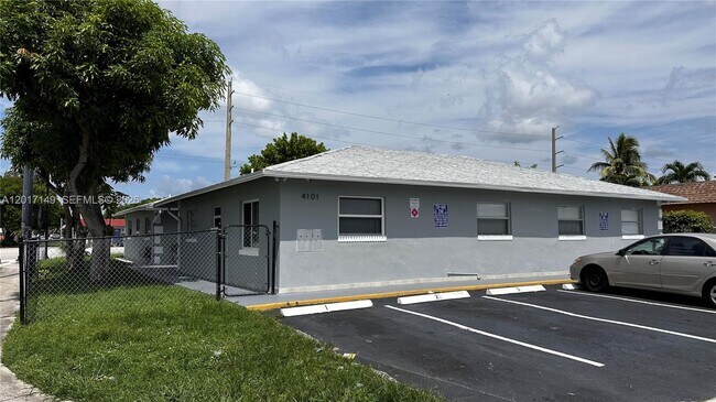 Building Photo - 4101 NW 30th Terrace
