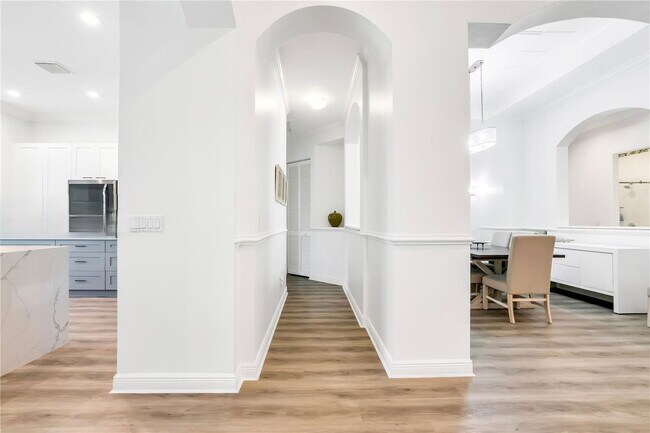 Building Photo - 3816 W Hibiscus St