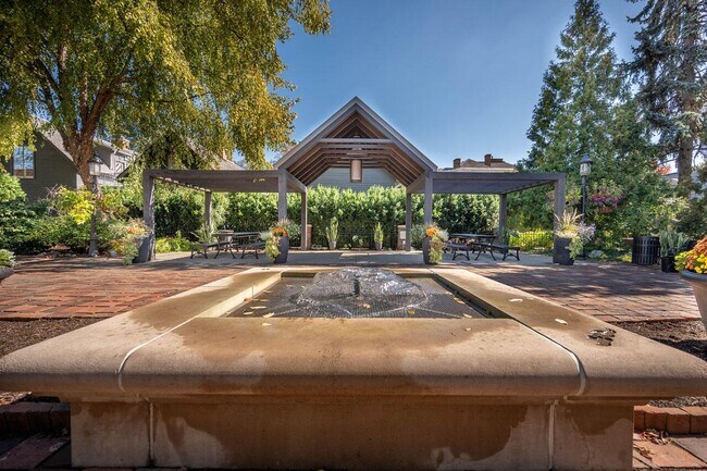 Building Photo - 6 Hanford St