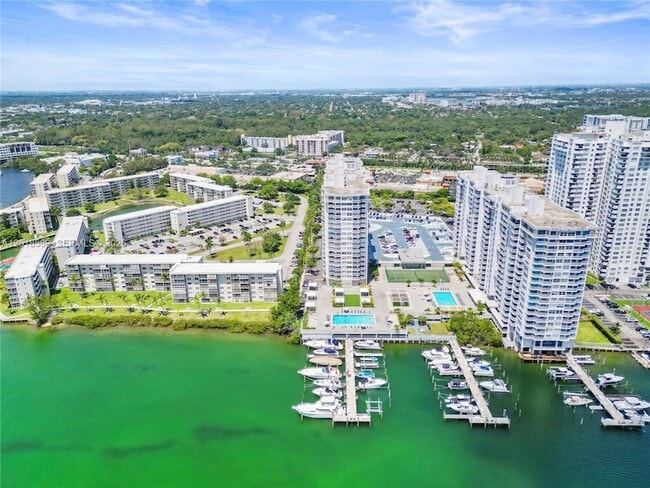 Building Photo - 18011 Biscayne Blvd