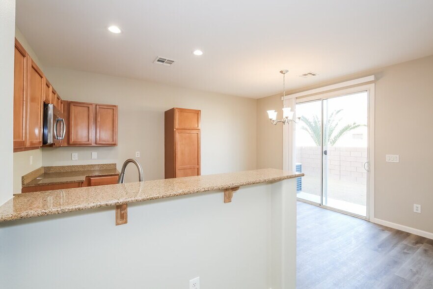 Building Photo - 4032 Benevolent Dr