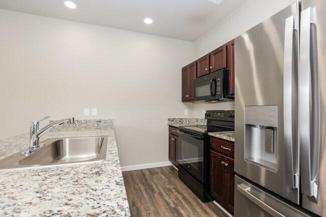 Building Photo - 2228 Lismore Dr