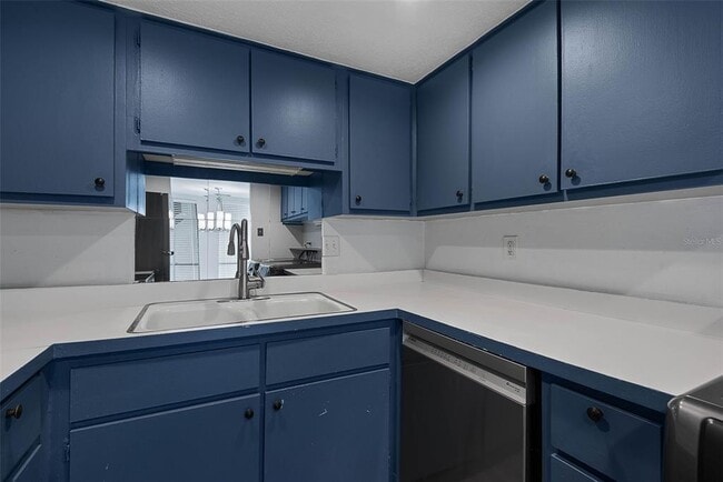 Building Photo - 60 Club House Dr