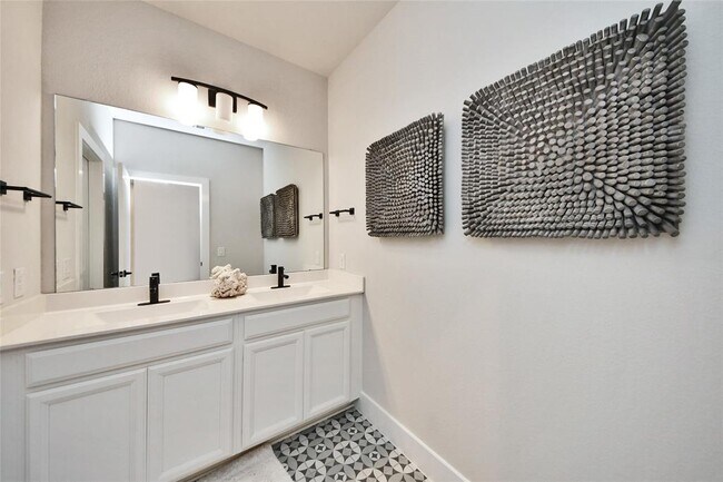 Building Photo - 1707 Summerlyn Ter Dr