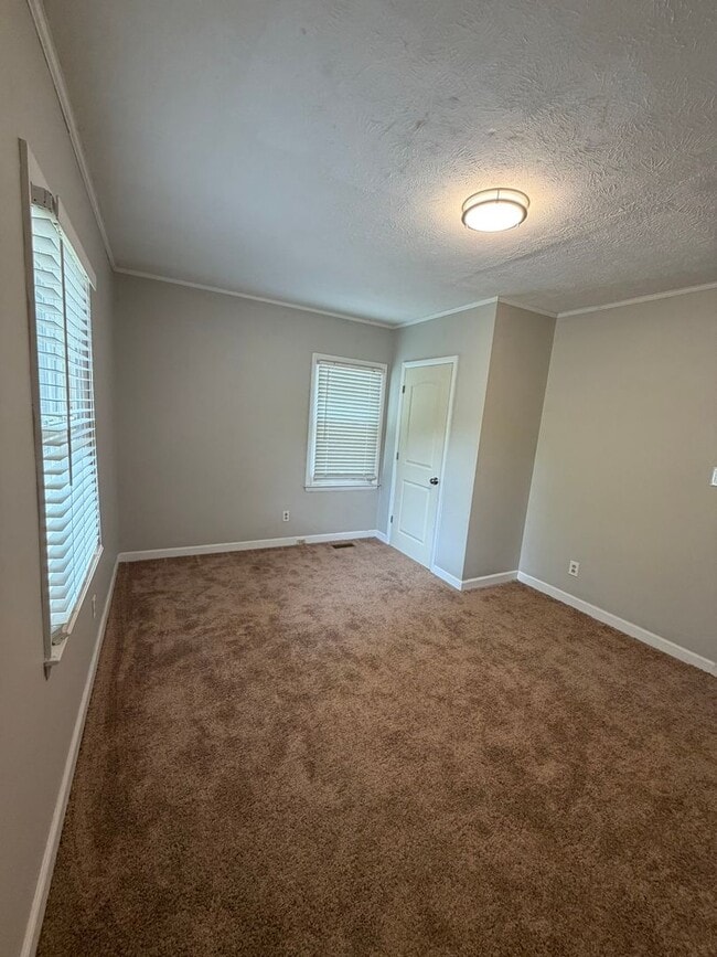 Building Photo - 3008 James Dail Rd