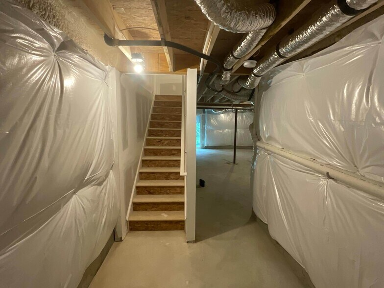 Building Photo - 75 Southwind Dr